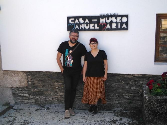Este casal de Neda aproveitou a súa presenza en Pardiñas para visitar a Casa-Museo Manuel María