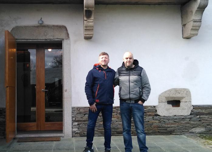 Miguel veu darlle a coñecer a Casa-Museo Manuel María ao seu amigo Juan