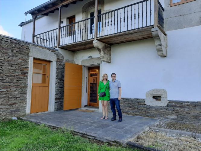 Despois de asistiren á programación cultural da Casa-Museo, esta tarde quixeron aproveitar para coñecer a propia casa natal de Manuel María