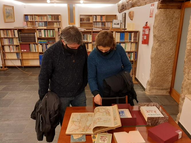 Milagros, na compaña de Ismael, veu coñecer por vez primeira a Casa-Museo Manuel María 