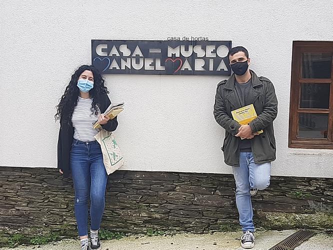 Con estes amigos de Caboi (Outeiro de Rei) e Ourense lembramos este domingo a relación de Manuel María coas escritoras Pura e Dora Vázquez
