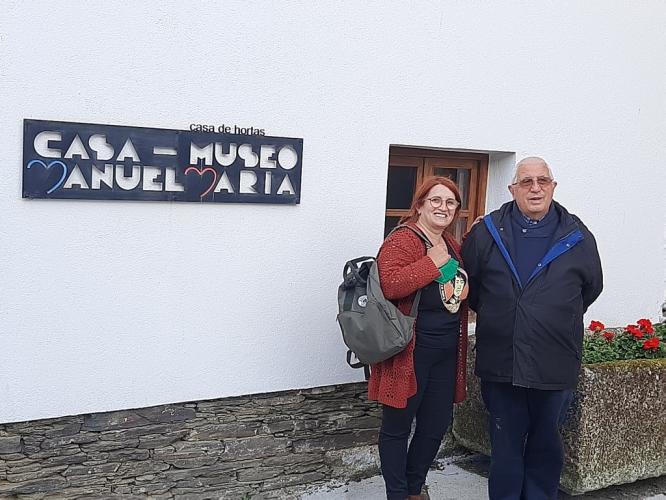 Pastora e Xaquín  visitaron varias veces a Casa-Museo. Onte fotografáronse diante dela após a presentación no auditorio do libro 