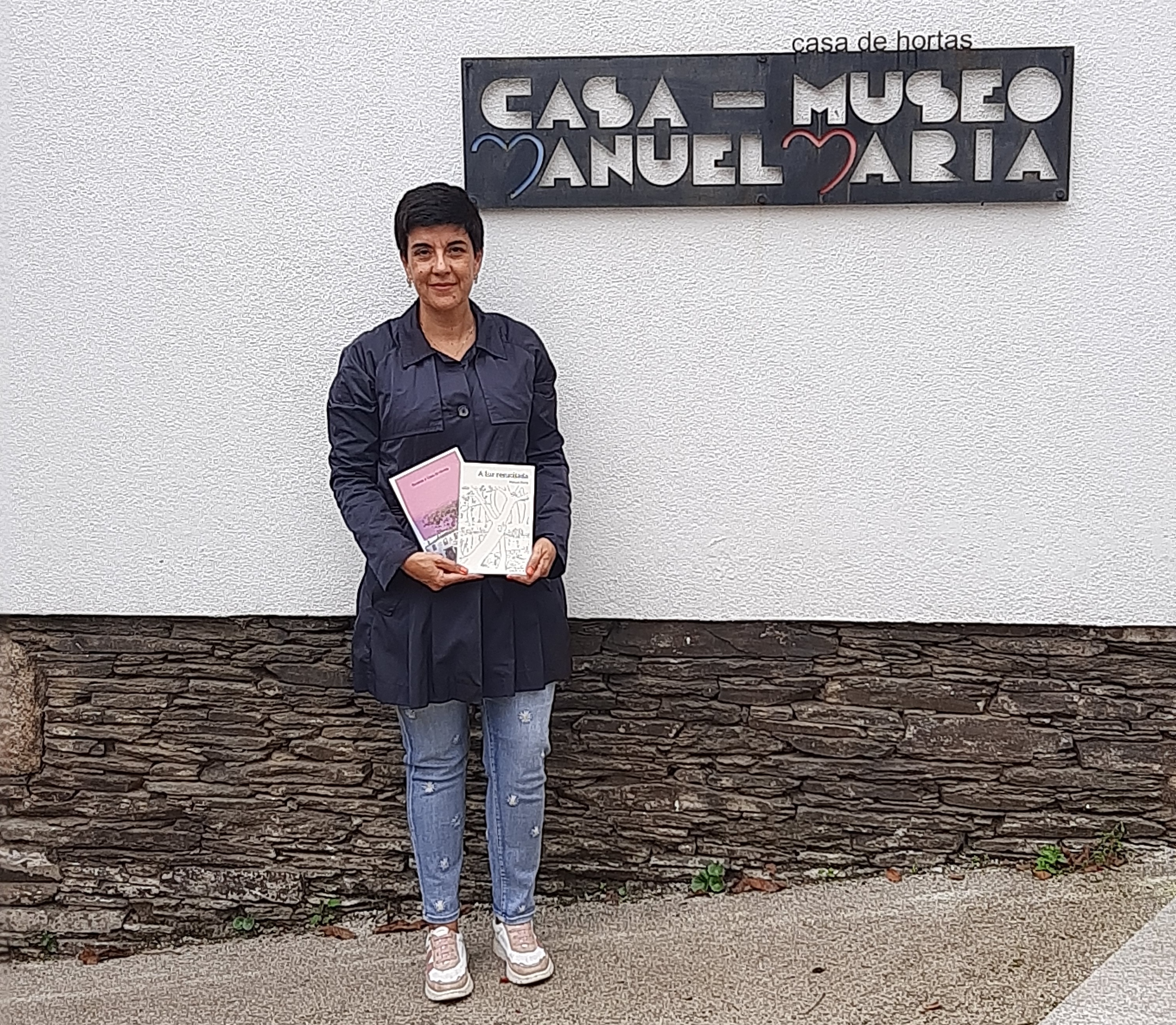 María Novo, en representación do Centro Galego de Madrid, visitou a casa natal de Manuel María
