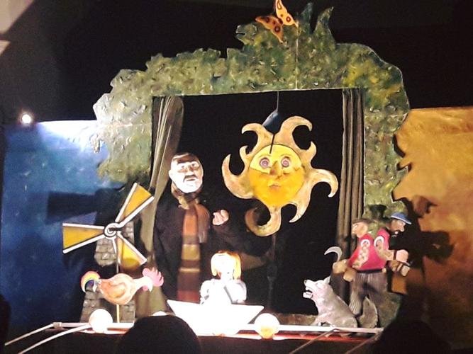 Títeres Alakrán trouxo á Casa-Museo os seus monicreques d'Os soños na gaiola