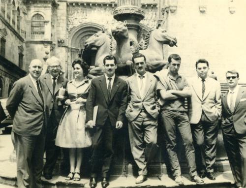 Praterías ao fondo.